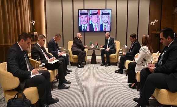 M. Attaf s'entretient à Djeddah avec plusieurs de ses homologues de pays arabes et musulmans